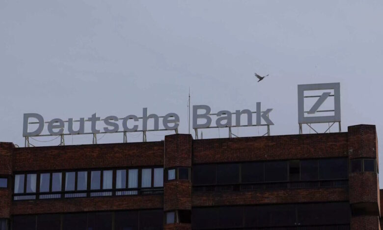Για-ξέπλυμα-μαύρου-χρήματος-ερευνάται-η-deutsche-bank-–-Έφοδος-στα-γραφεία-της,-στο-μικροσκόπιο-και-ο-Ρομάν-Αμπράμοβιτς