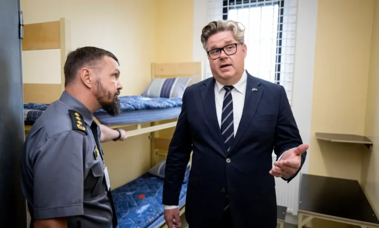 Την-ποινική-ευθύνη-μέχρι-και-στα-13χρονα-θέλει-να-επεκτείνει-η-Σουηδία