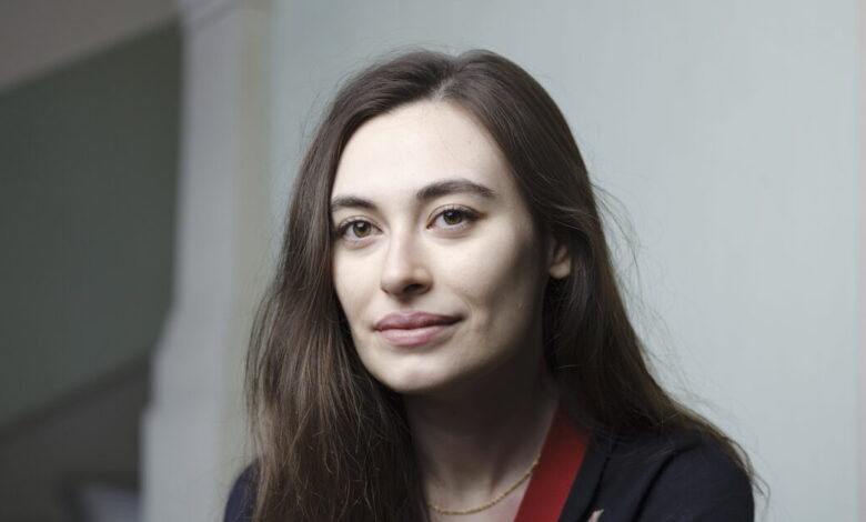 Βαρύ-πρόστιμο-στην-πολιτικό-από-την-Ελβετία-που-χρησιμοποίησε-εικόνα-της-Παναγίας-ως-στόχο-σκοποβολής