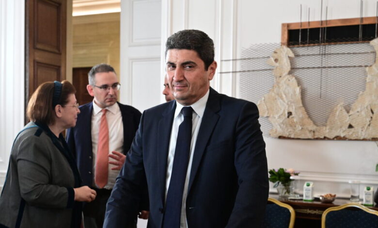 ΠΑΣΟΚ-και-ΣΥΡΙΖΑ-κατά-κυβέρνησης-για-την-τοποθέτηση-Αυγενάκη-σε-αγροτικό-φορέα-στην-Κρήτη