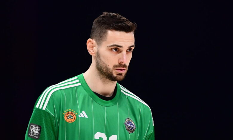 Ο-Ιωάννης-Παπαπέτρου-έγινε-για-πρώτη-φορά-πατέρας