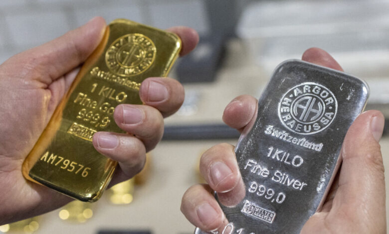 Υποχωρεί-από-τα-επίπεδα-ρεκόρ-η-τιμή-του-χρυσού-–-Έντονη-μεταβλητότητα-στην-αγορά