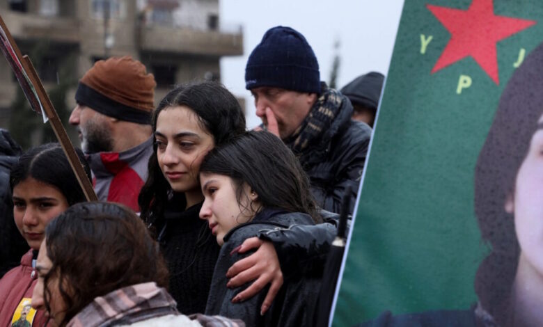 Συρία:-Ο-Μακρόν-χαιρέτισε-τη-συμφωνία-εκεχειρίας-μεταξύ-των-κυβερνητικών-δυνάμεων-και-των-Κούρδων-μαχητών