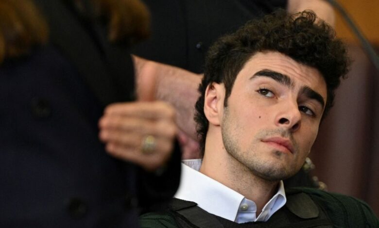 Ο-Λουίτζι-Μαντζιόνε-δεν-θα-αντιμετωπίσει-τη-θανατική-ποινή-για-τη-δολοφονία-του-ceo-της-unitedhealthcare-στο-Μανχάταν