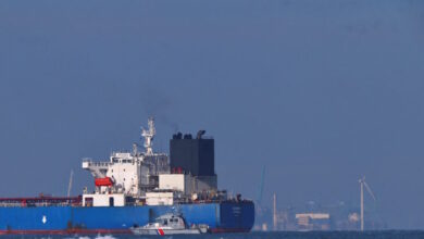 Γαλλία:-Επιστρέφει-στις-θάλλασες-τάνκερ-που-συνδέεται-με-τον-ρωσικό-«σκιώδη»-στόλο-–-«Θα-αλλάξω-το-νόμο»-είπε-ο-Μακρόν-σε-Ζελένσκι