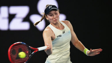 Σαμπαλένκα-–-Ριμπάκινα-1-2:-Η-Καζάκα-τενίστρια-σόκαρε-τη-Λευκορωσίδα-και-κατέκτησε-το-australian-open-με-συγκλονιστική-ανατροπή