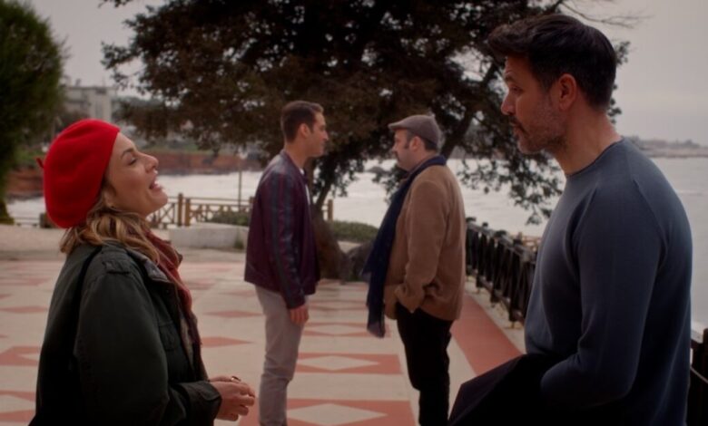 hotel-elvira-–-επόμενα-επεισόδια:-Ο-Χάρι-υπόσχεται-στην-Ελβίρα-πως-αν-βγουν-για-δείπνο,-θα-της-αποκαλύψει-γιατί-ήρθε-στο-νησί