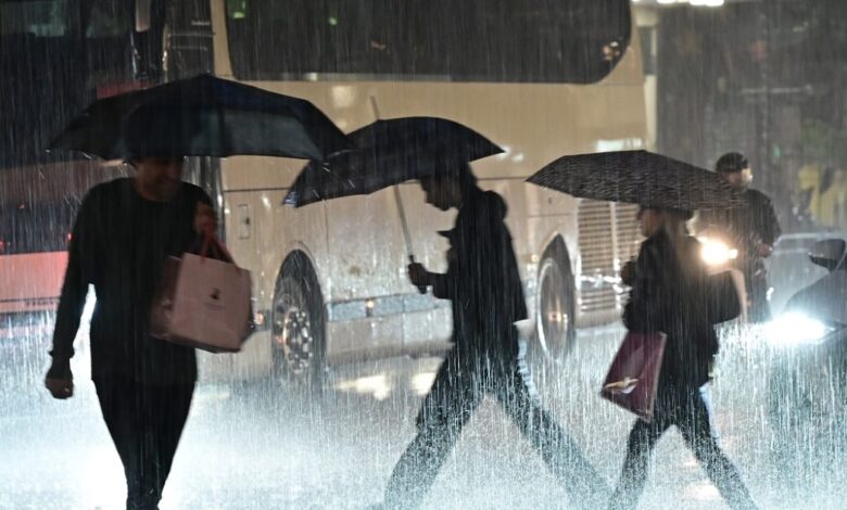 Η-κακοκαιρία-θα-«χτυπήσει»-την-Αττική-σε-δυο-φάσεις,-live-η-πορεία-της:-Μπαράζ-μηνυμάτων-από-το-112-σε-Πελοπόννησο,-Δυτική-Ελλάδα,-Ιόνιο,-Θεσσαλία,-Σποράδες-και-Μακεδονία