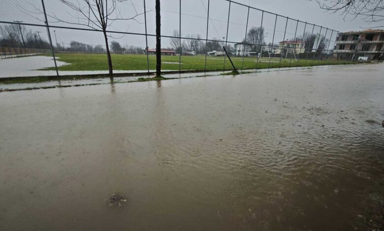Αγία-Μονή-Τρικάλων:-«Άνοιξαν-οι-ουρανοί»-–-Πλημμύρισε-η-περιοχή,-στο-σημείο-η-ΔΕΥΑΤ