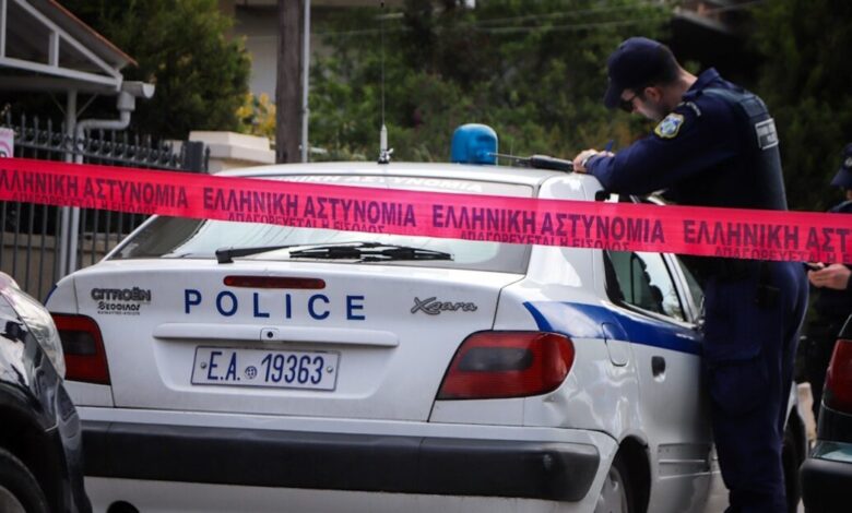 Θρίλερ-στη-Νέα-Πέραμο:-Η-απαγωγή,-οι-πυροβολισμοί-και-τα-δεκάδες-αναπάντητα-ερωτήματα-για-τον-27χρονο-που-βρέθηκε-νεκρός-σε-ρέμα