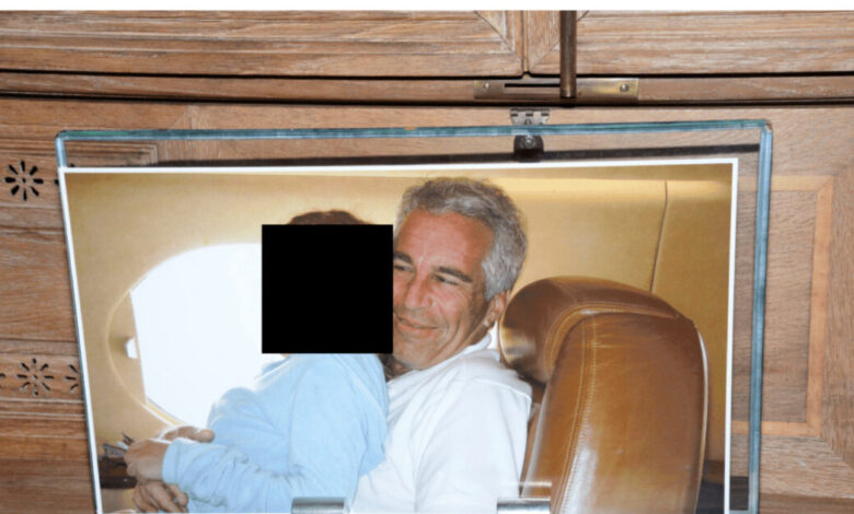 Βίντεο-με-τον-Τζέφρι-Επστάιν-να-αποκαλεί-τον-εαυτό-του-«σεξουαλικό-αρπακτικό-πρώτης-κατηγορίας»-και-να-απαντάει-αν-είναι-ο-διάβολος