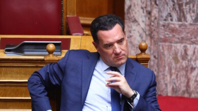 Άδωνις-Γεωργιάδης-για-Ζωή-Κωνσταντοπούλου:-Μου-έκανε-μήνυση-πριν-τα-μεσάνυχτα-για-να-μη-μπορώ-να-τη-μηνύσω