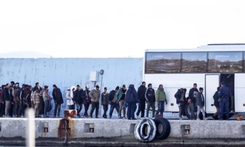 Μεταναστευτικό:-Τροπολογία-Πλεύρη-για-δύο-προσωρινά-κέντρα-κράτησης-στην-Κρήτη