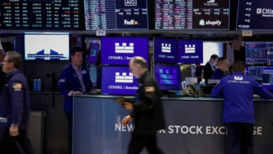 Στο-κόκκινο-παραμένουν-χρυσός-και-ασήμι-–-Η-εικόνα-σε-πετρέλαιο-και-bitcoin 