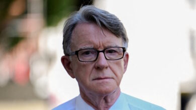 Βρετανία:-Ο-Στάρμερ-ζητά-την-απομάκρυνση-του-πρώην-υπουργού-Μάντελσον-από-τη-Βουλή-των-Λόρδων-λόγω-της-επαφής-του-με-τον-Επστάιν