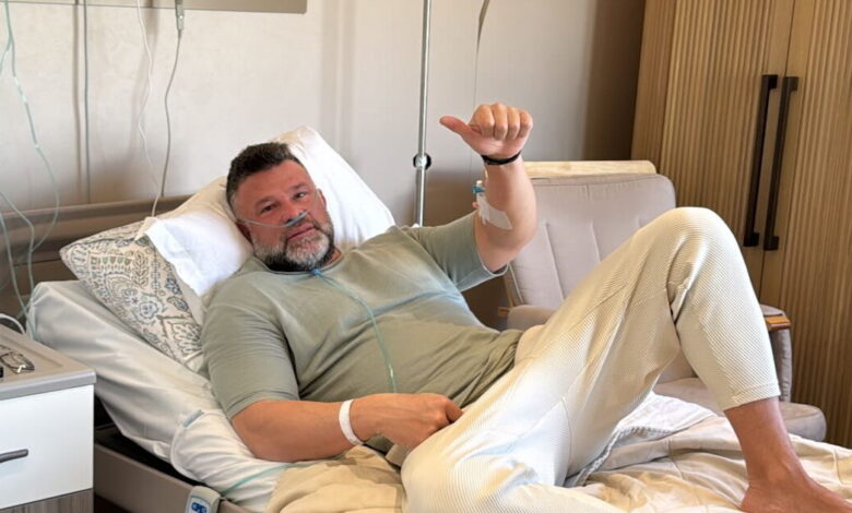 Στο-νοσοκομείο-ο-Κώστας-Σόμμερ:-«Θα-κάτσω-εδώ-κάποιες-μέρες-ακόμα,-να-προσέχετε»