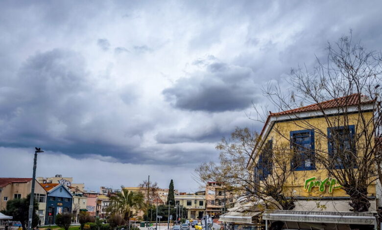 Καιρός-σήμερα:-Τοπικές-βροχές-και-συννεφιά-–-Τους-18-βαθμούς-αγγίζει-η-θερμοκρασία