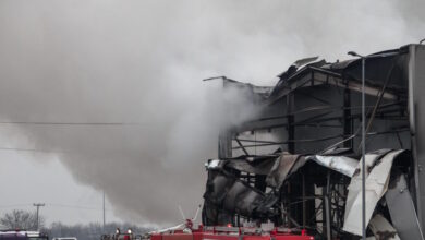 Βιολάντα:-Ρίχνουν-χημικές-ουσίες-στον-χώρο-για-να-«απενεργοποιήσουν»-το-προπάνιο-και-να-επανεκκινήσουν-οι-έρευνες-στο-εργοστάσιο