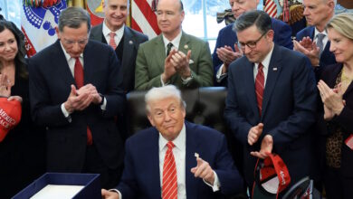 Ο-Τραμπ-τερμάτισε-το-shutdown:-Υπέγραψε-το-νομοσχέδιο-που-βάζει-τέλος-στη-δημοσιονομική-παράλυση