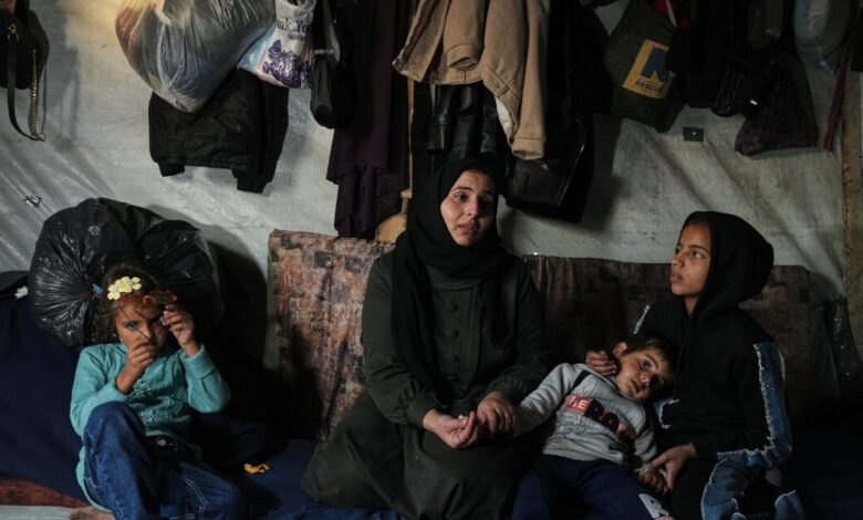 Με-δάκρυα-στα-μάτια,-επέστρεψαν-οι-πρώτοι-Παλαιστίνιοι-στη-Γάζα-από-την-Αίγυπτο