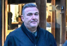 Αντώνης-Ρέμος:-«Όλα-καλά»-είπε-ο-τραγουδιστής-για-την-περιπέτεια-υγείας-και-τη-νοσηλεία-της-μητέρας-του