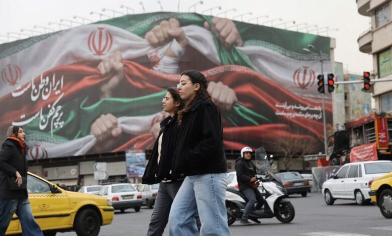 Ιράν:-Οι-γυναίκες-μπορούν-πλέον-να-οδηγούν-μοτοσυκλέτες