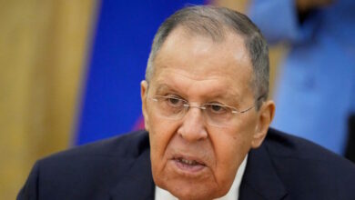 Επίθεση-Λαβρόφ-σε-Ζελένσκι:-Βάζει-την-πολιτική-του-καριέρα-πάνω-από-μια-συμφωνία-ειρήνης-για-την-Ουκρανία