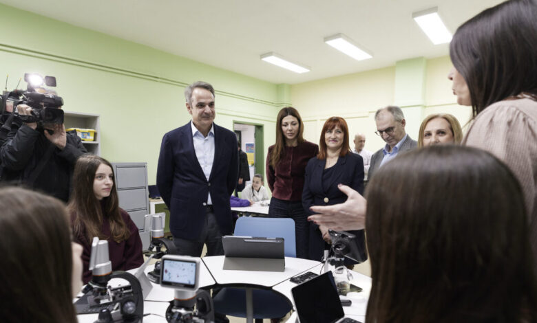 Επίσκεψη-Κυριάκου-Μητσοτάκη-στο-Κέντρο-Καινοτομίας-Ηπείρου:-Χρησιμοποιώντας-την-τεχνολογία,-να-κάνουμε-το-μάθημα-πιο-διαδραστικό