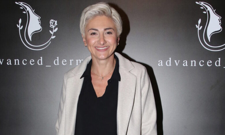 Η-Ρεγγίνα-Μακέδου-συγκινεί-για-τη-μάχη-της-με-τον-καρκίνο:-Δεν-ντράπηκα-ποτέ-να-σας-δείξω-τον-σε-εισαγωγικά-άσχημο-εαυτό-μου