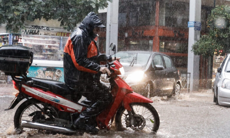 Κακοκαιρία:-Ισχυρές-καταιγίδες,-χαλάζι-και-μποφόρ-σε-8-περιοχές-–-Τα-φαινόμενα-χτυπούν-την-Αττική-το-μεσημέρι,-δείτε-χάρτες