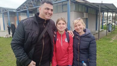 Καμαρώνουν-την-κόρη-τους-Σταυριάνα