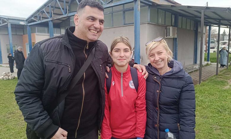 Καμαρώνουν-την-κόρη-τους-Σταυριάνα