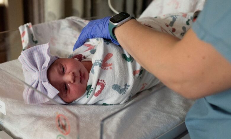 Συναγερμός-για-βρεφικά-γάλατα-στο-Ηνωμένο-Βασίλειο:-Δεκάδες-παιδιά-με-συμπτώματα-δηλητηρίασης-μετά-από-ανακλήσεις