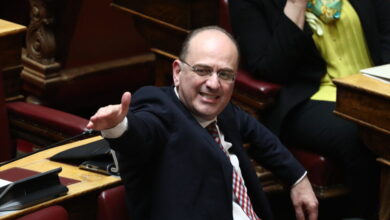 Βουλή:-Μαίνεται-η-αντιπαράθεση-για-την-τραγωδία-στη-Χίο-–-Μπρα-ντε-φερ-Λαζαρίδη-με-Γιαννούλη,-Πέρκα-και-Καζαμία