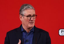 Ο-Στάρμερ-απολογήθηκε-που-διόρισε-πρέσβη-στις-ΗΠΑ-έναν-στενό-φίλο-του-Τζέφρι-Επστάιν:-«Ζητώ-συγνώμη-από-τα-θύματα»