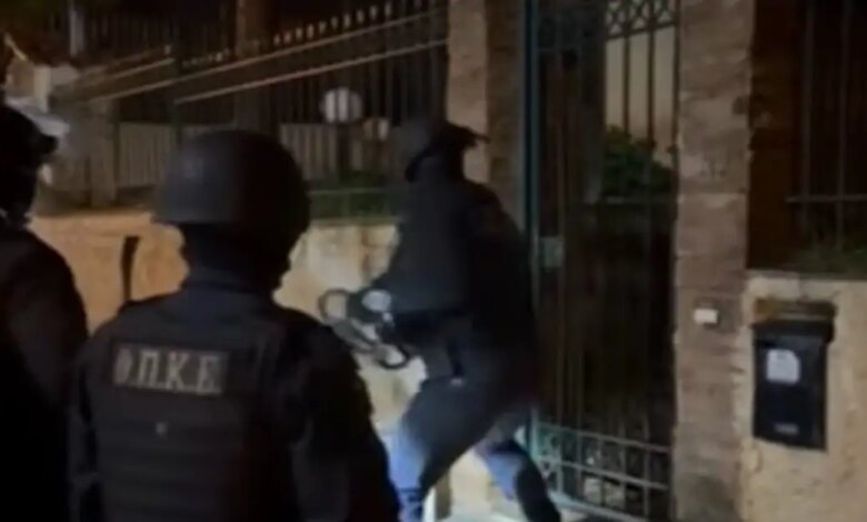 Βίντεο-από-το-«ξεδόντιασμα»-σπείρας-ναρκωτικών-στην-Αττική-–-4-συλλήψεις-σε-Μαραθώνα-και-Νέα-Μάκρη