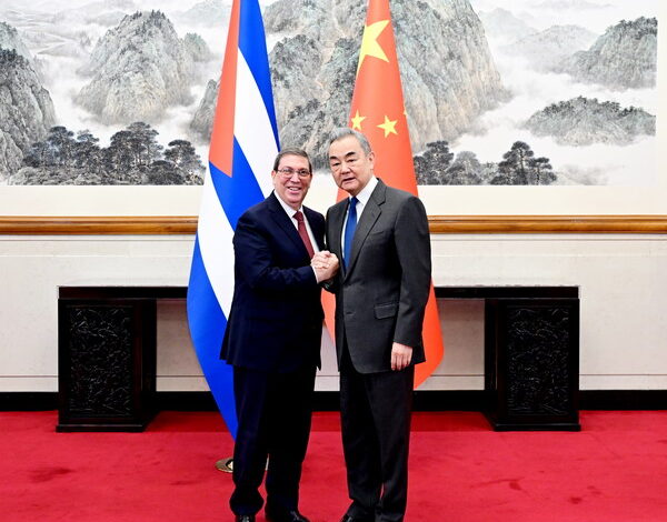 Στο-Πεκίνο-ο-υπουργός-Εξωτερικών-της-Κούβας