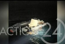 Χίος:-Νέες-φωτογραφίες-από-τη-λέμβο-με-τους-μετανάστες-–-Φαίνεται-αρχικά-μισοβυθισμένη-πριν-βουλιάξει