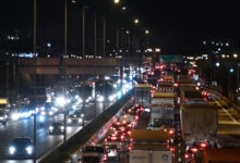 Μποτιλιάρισμα-στον-Σκαραμαγκά-λόγω-σύγκρουσης-λεωφορείου-με-αυτοκίνητο