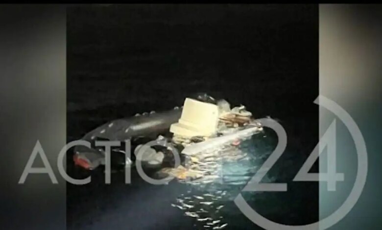 Χίος:-Νέες-φωτογραφίες-από-τη-λέμβο-με-τους-μετανάστες-–-Φαίνεται-αρχικά-μισοβυθισμένη-πριν-βουλιάξει