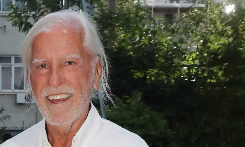 Πέθανε-ο-Λάκης-Ραπτάκης-σε-ηλικία-79-ετών:-Ήταν-ο-«θρύλος»-της-νυχτερινής-διασκέδασης