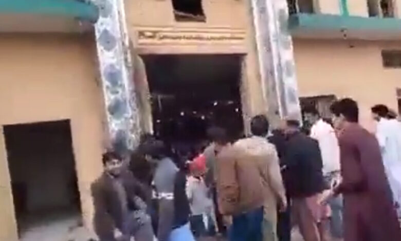 Πακιστάν:-Έκρηξη-σε-τζαμί-στο-Ισλαμαμπάντ-την-ώρα-της-προσευχής-της-Παρασκευής-–-Δεκάδες-νεκροί-και-τραυματίες