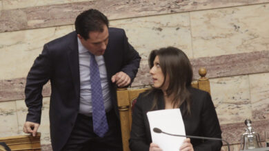 Ζωή-Κωνσταντοπούλου:-Η-Νέα-Δημοκρατία-να-μετονομαστεί-σε-Νέα-Δικογραφία,-ο-Γεωργιάδης-είναι-υπόλειμμα-του-ολοκληρωτισμού