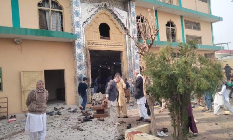 Τουλάχιστον-31-νεκροί-και-πάνω-από-160-τραυματίες-από-έκρηξη-σε-τέμενος-στο-Πακιστάν
