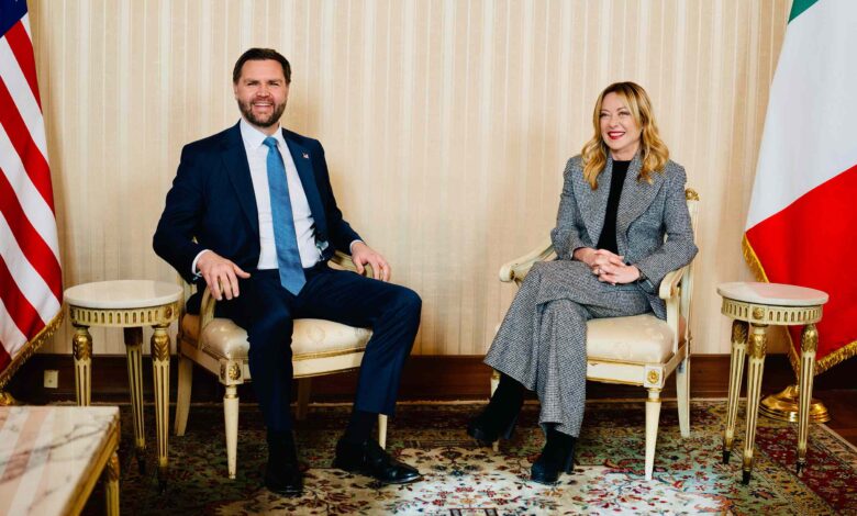 Με-τον-αντιπρόεδρο-και-τον-υπουργό-Εξωτερικών-των-ΗΠΑ-συναντήθηκε-η-Τζόρτζια-Μελόνι