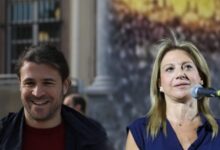 Πυρά-Ιάσονα-Αποστολόπουλου-κατά-Μαρίας-Καρυστιανού-για-την-τραγωδία-στη-Χίο:-«Είναι-τα-παιδιά-εισβολείς;»