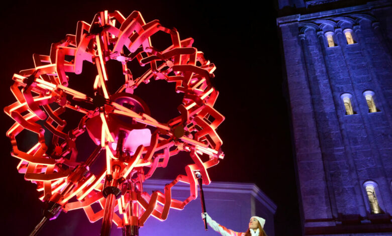 Χειμερινοί-Ολυμπιακοί-Αγώνες:-Η-φαντασμαγορική-τελετή-έναρξης-με-Μαράια-Κάρει,-Αντρέα-Μποτσέλι-και-πολλές-αντιδράσεις