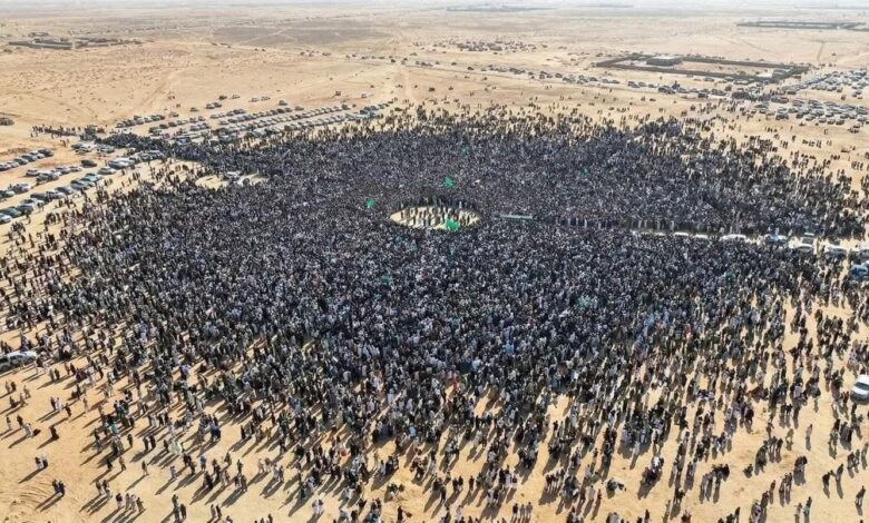 Χιλιάδες-άνθρωποι-συγκεντρώθηκαν-στη-Λιβύη-για-την-κηδεία-του-Σαΐφ-αλ-Ισλάμ-Καντάφι