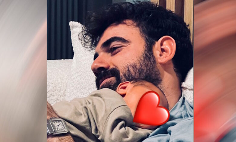 Ο-Νίκος-Πολυδερόπουλος-φωτογραφήθηκε-κρατώντας-αγκαλιά-τον-νεογέννητο-γιο-του