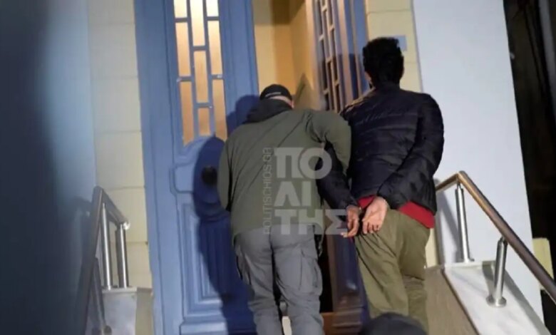 Χίος:-Στον-ανακριτή-ο-φερόμενος-ως-διακινητής-των-μεταναστών-στο-πολύνεκρο-ναυάγιο